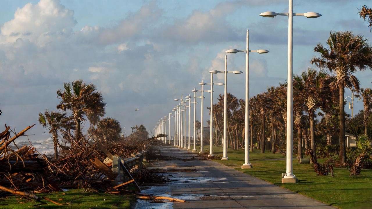 Fiberglass composite outdoor post light fixtures undamaged after 140 mph hurricane