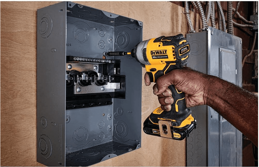  DEWALT ATOMIC 20V MAX* Impact Driver, Cordless, Compact, 1/4-Inch, Tool Only (DCF809B)