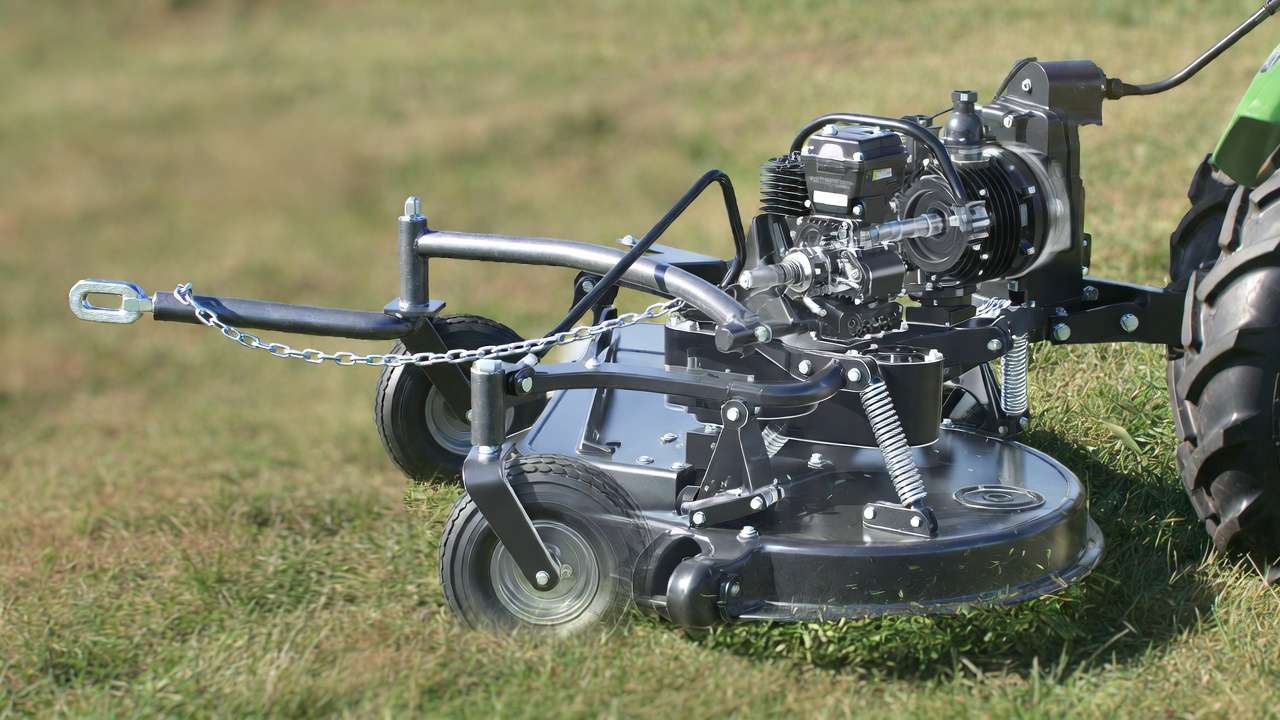 Pull behind mower hitch PTO gearbox and floating deck system synergy cutaway view